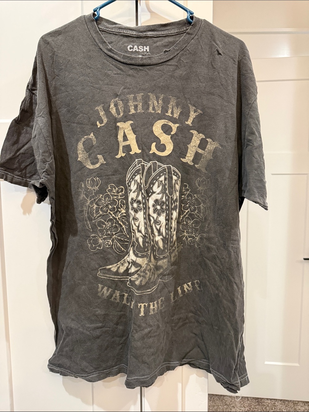 Ash Women's Johnny Cash Graphic Tee in Charcoal and Cream